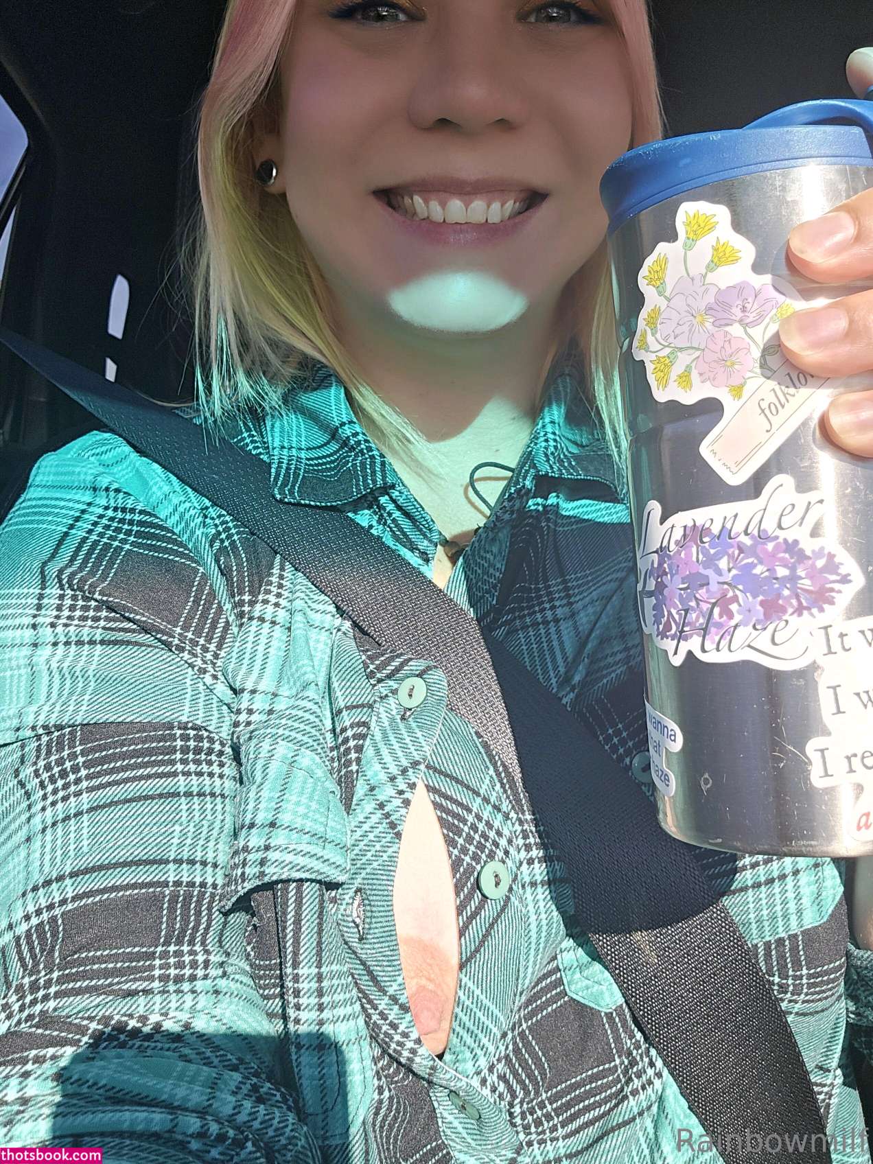 Nikkisrainbow Photo #9