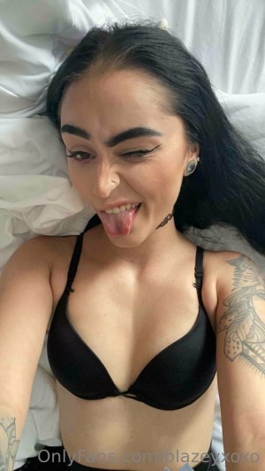 blazeyxoxo Photo #10