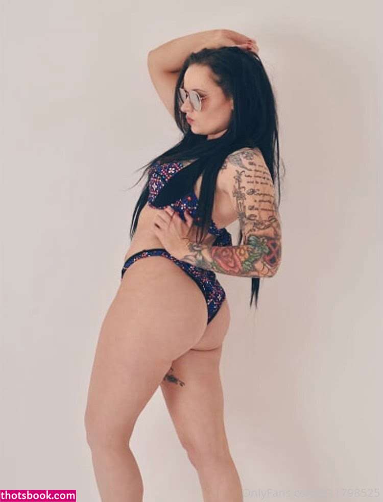 Lana Austin Photo #7