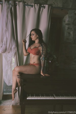 Lana Austin Photo #268