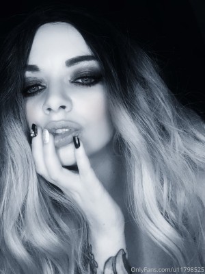 Lana Austin Photo #405