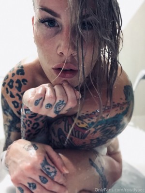 Bec Rawlings Photo #36