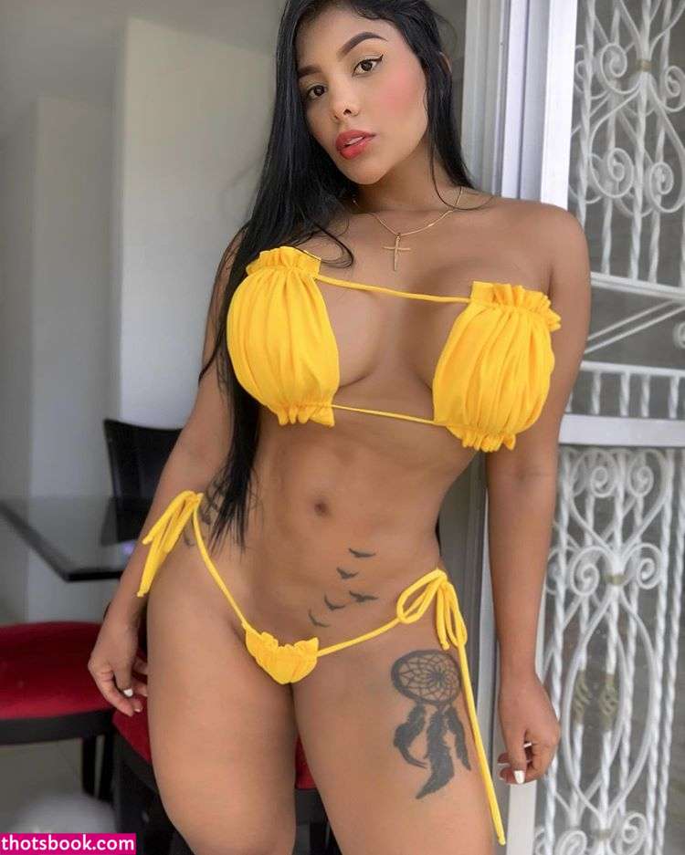 Caro Velez Photo #35