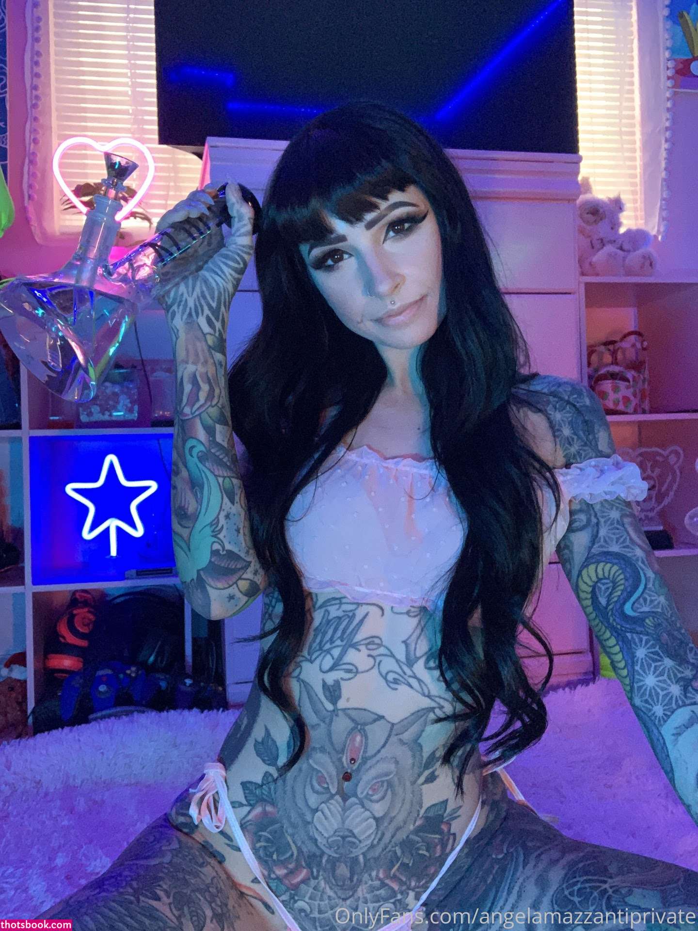 Angela Mazzanti Photo #19