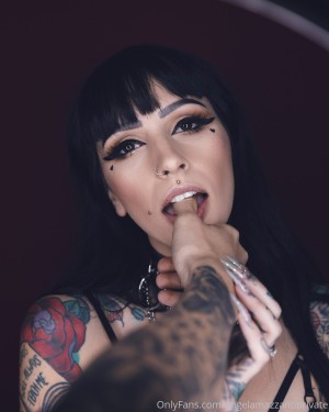 Angela Mazzanti Photo #48