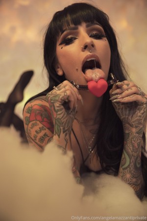 Angela Mazzanti Photo #65