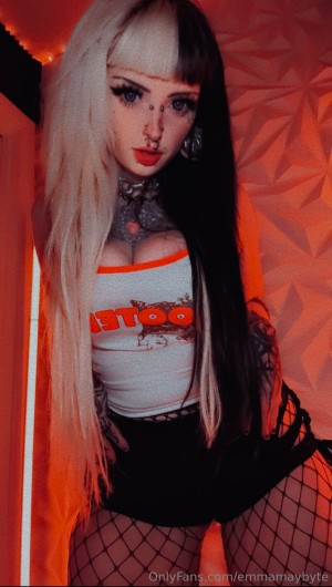 Emmamaybyte Photo #13