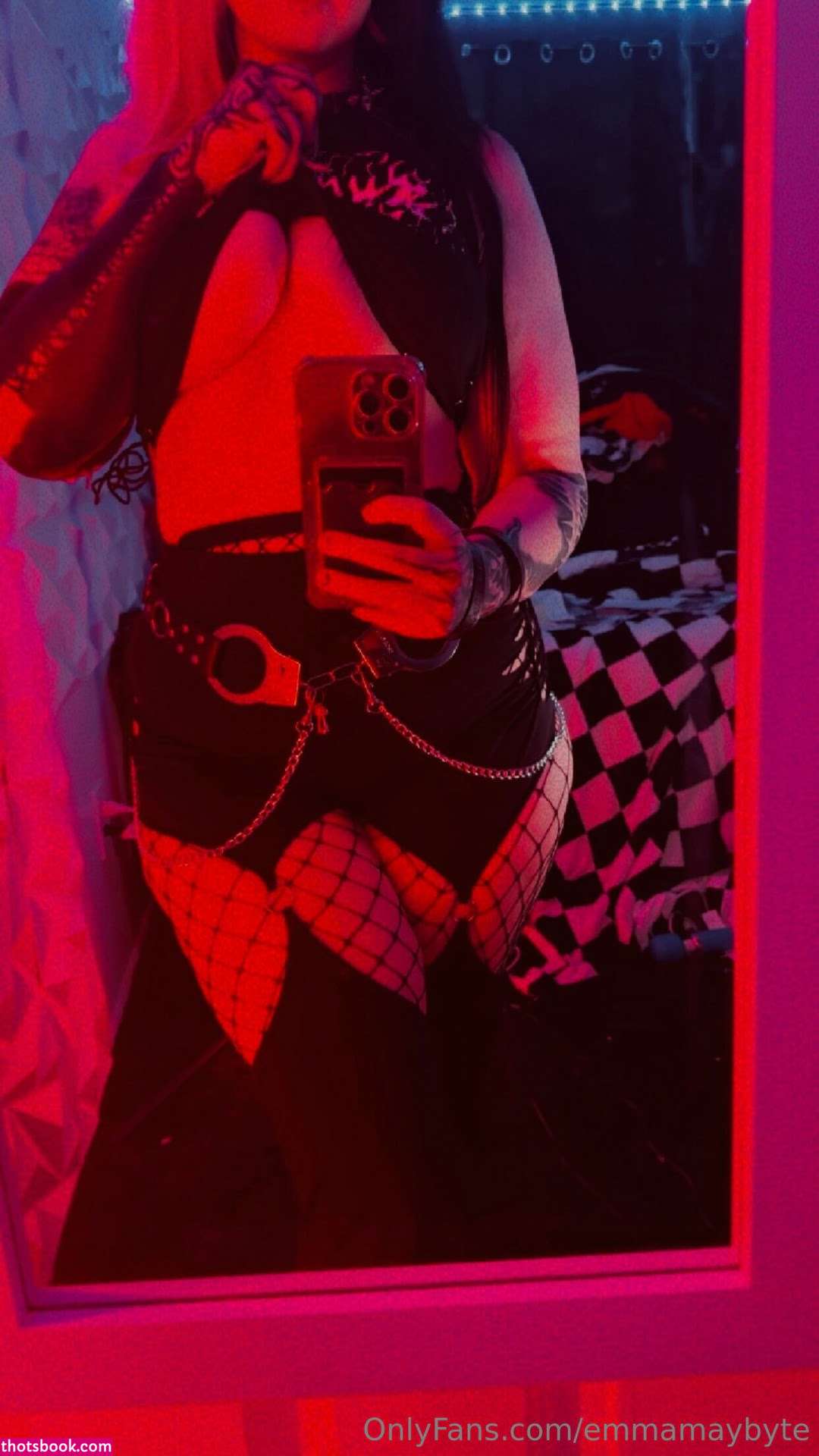 Emmamaybyte Photo #27