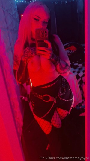 Emmamaybyte Photo #28