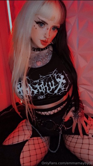Emmamaybyte Photo #33
