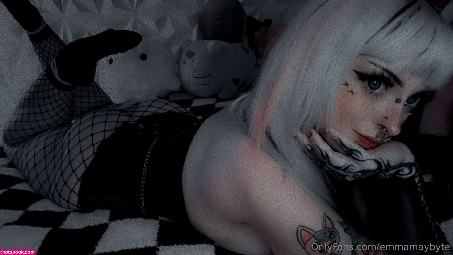 Emmamaybyte Photo #49