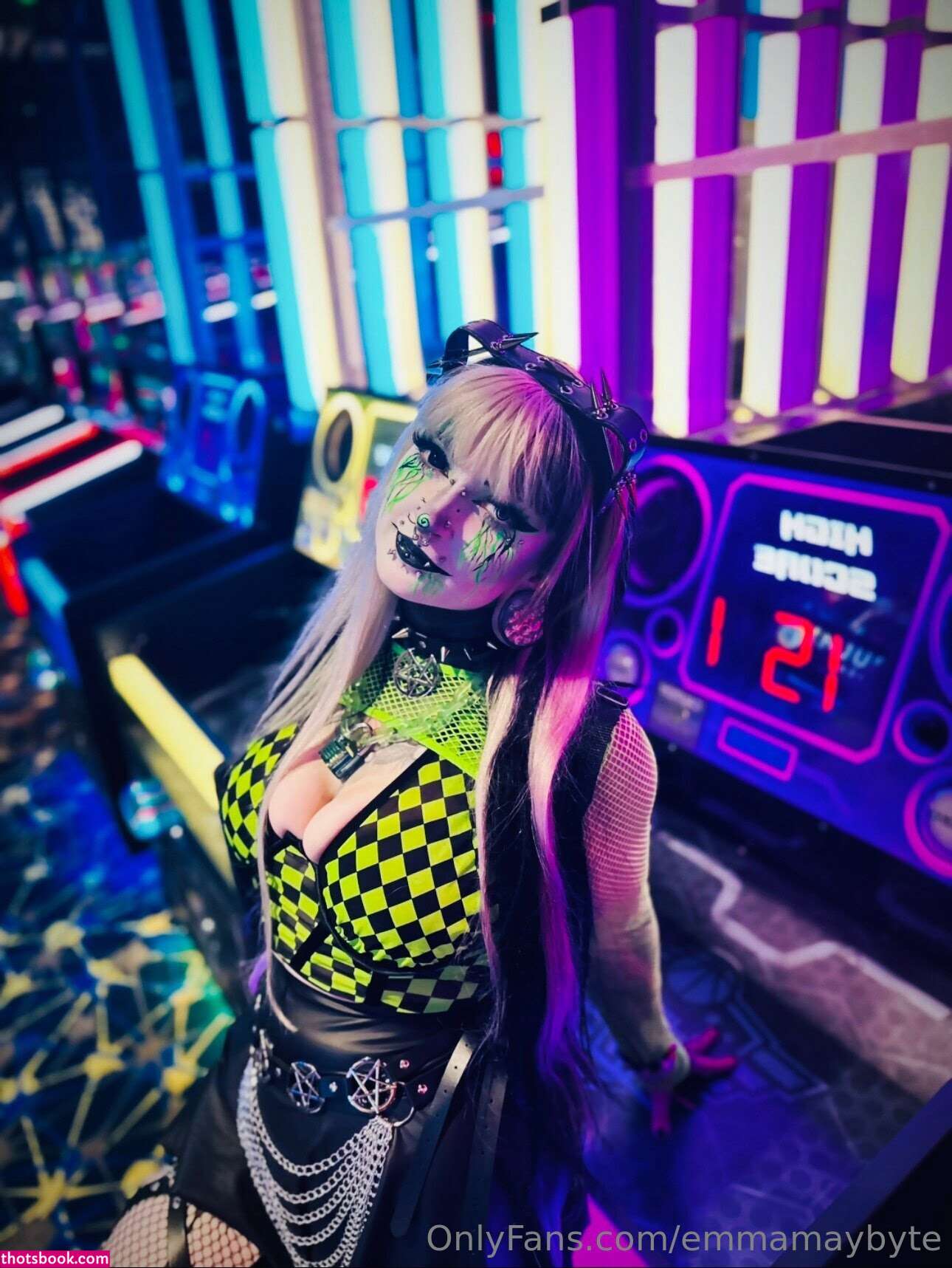 Emmamaybyte Photo #221