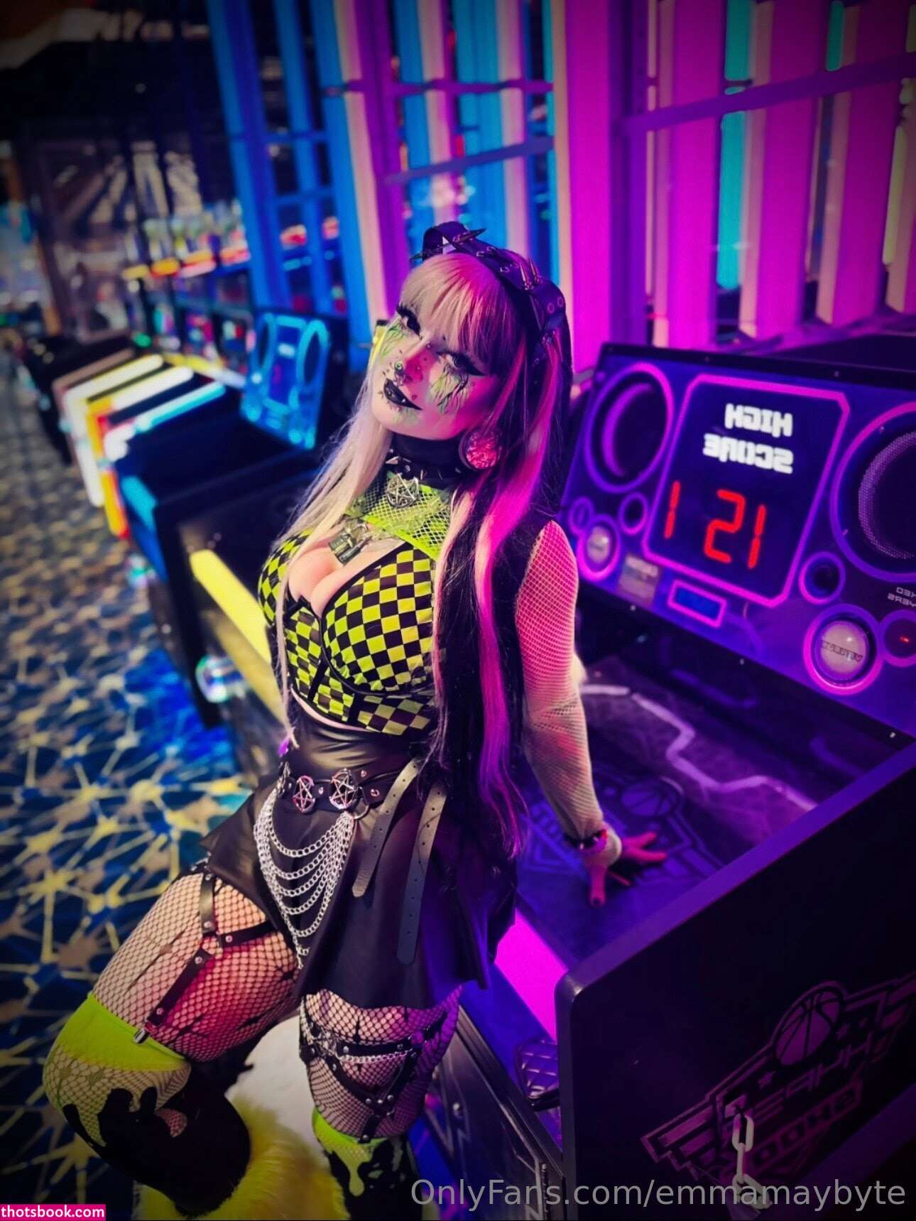 Emmamaybyte Photo #226