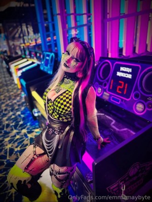 Emmamaybyte Photo #226