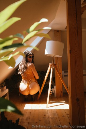 Ellie Land Photo #50