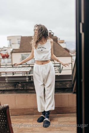 Ellie Land Photo #102