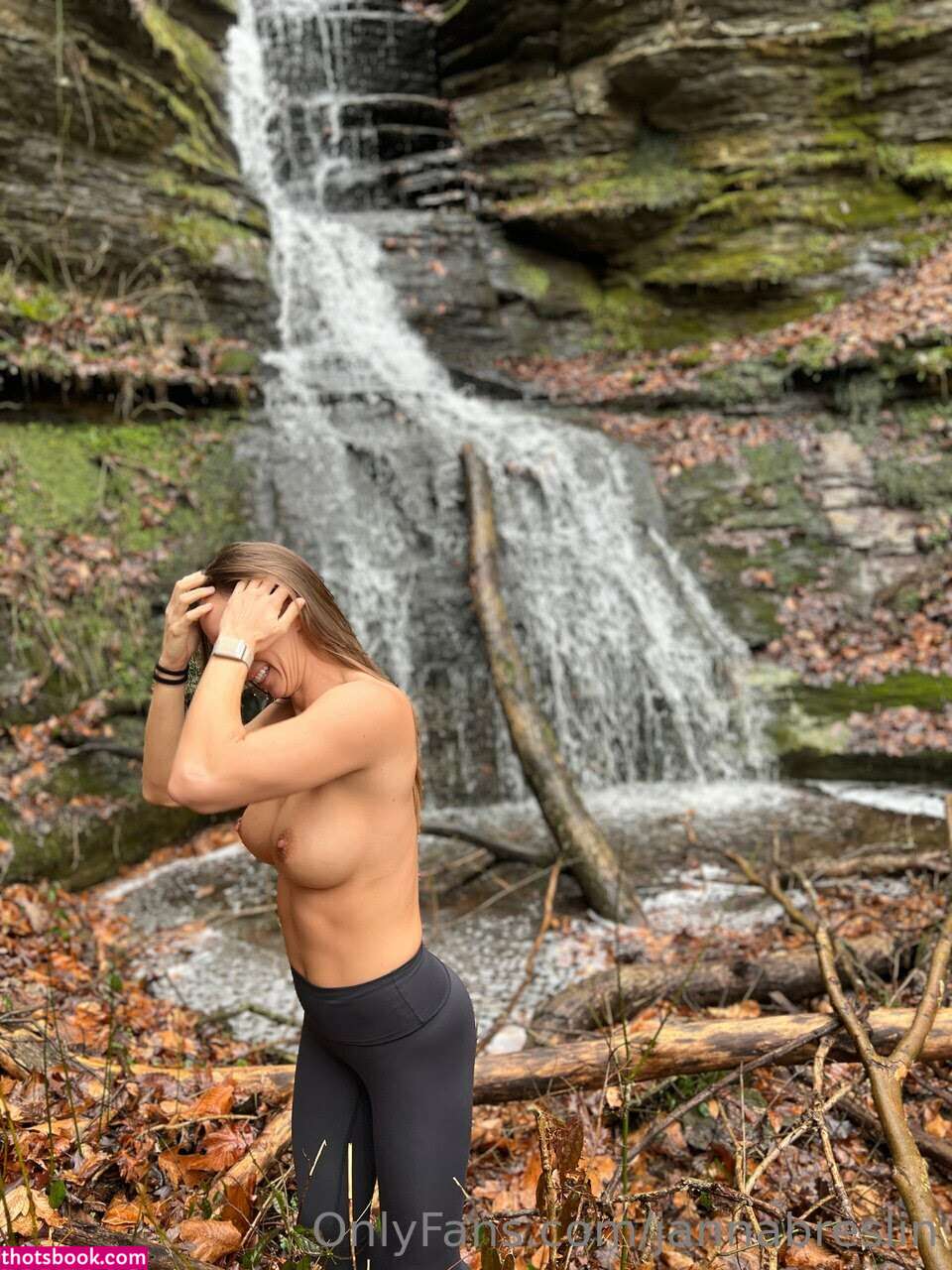 Janna Breslin Photo #376