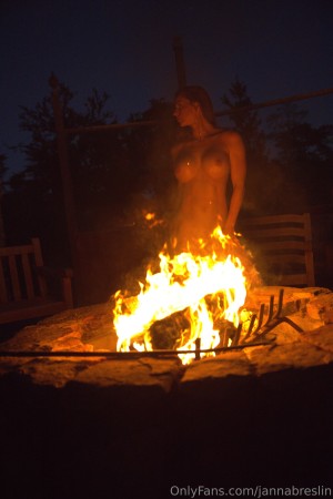 Janna Breslin Photo #524