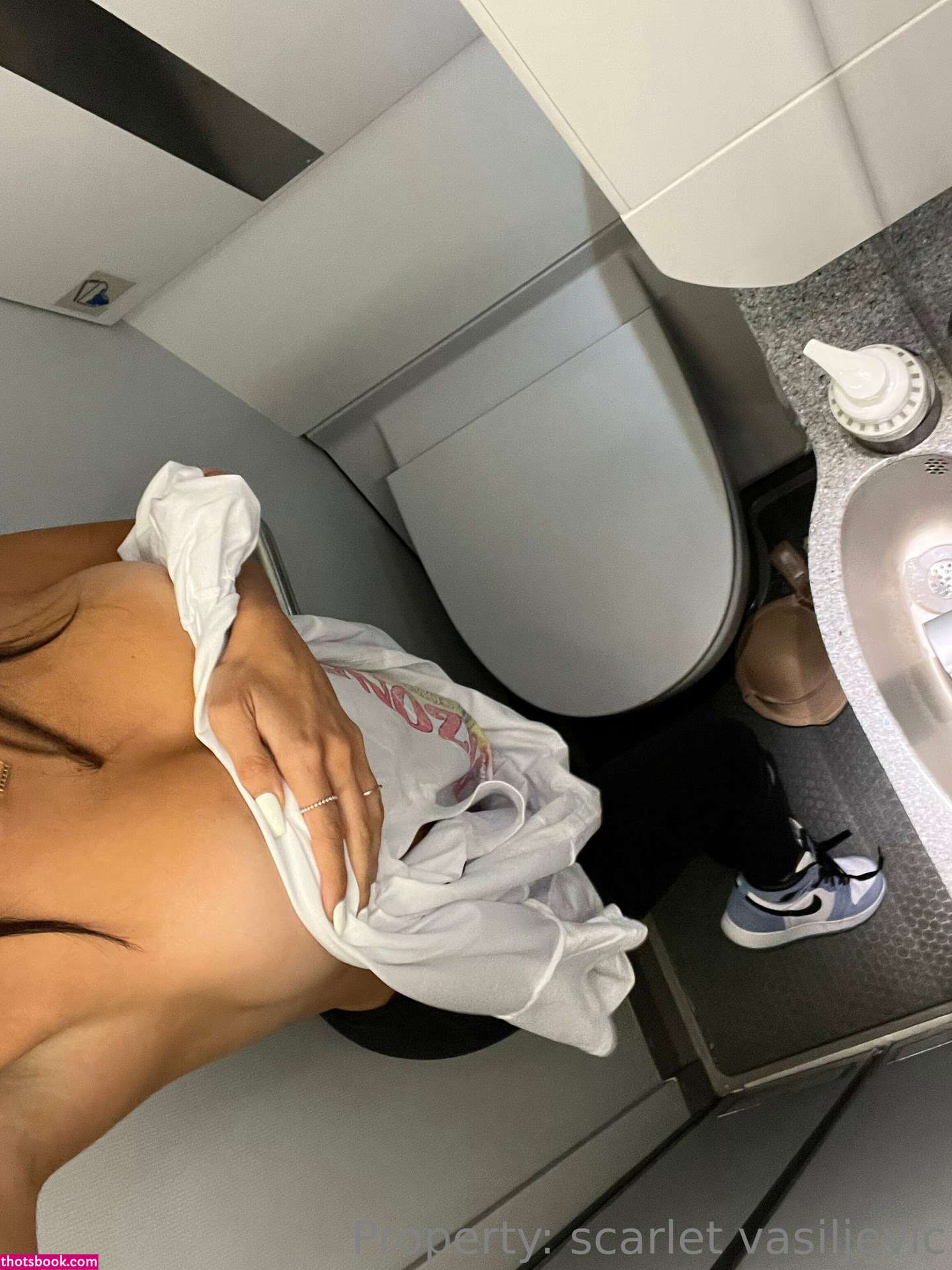 Scarlet Vas Photo #116