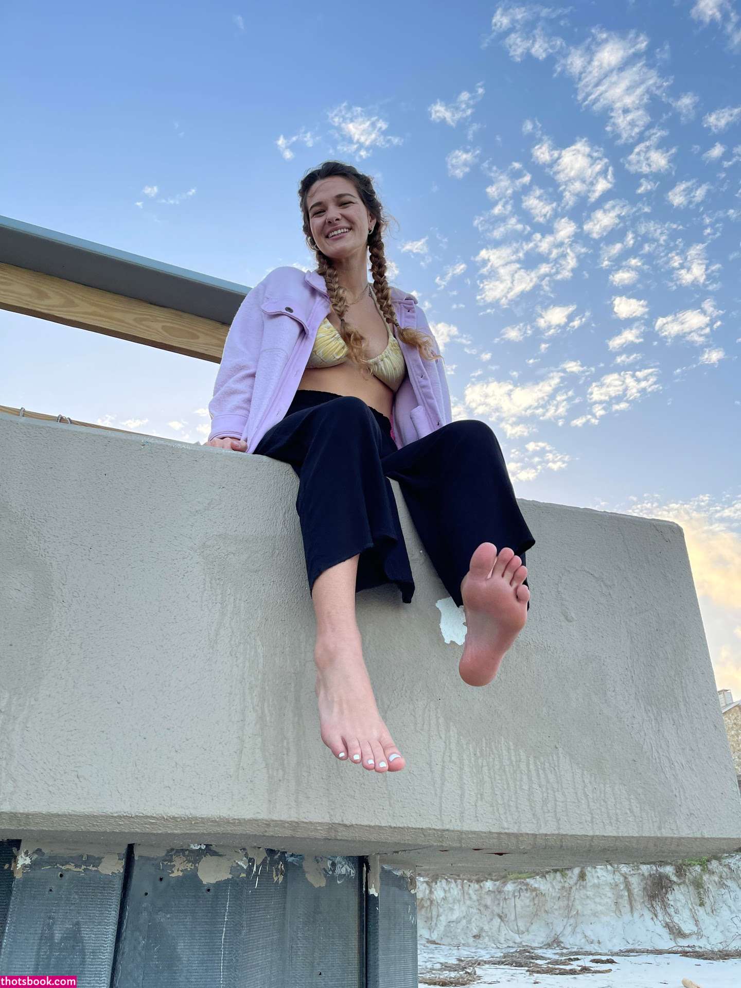 Hang10toes Photo #16