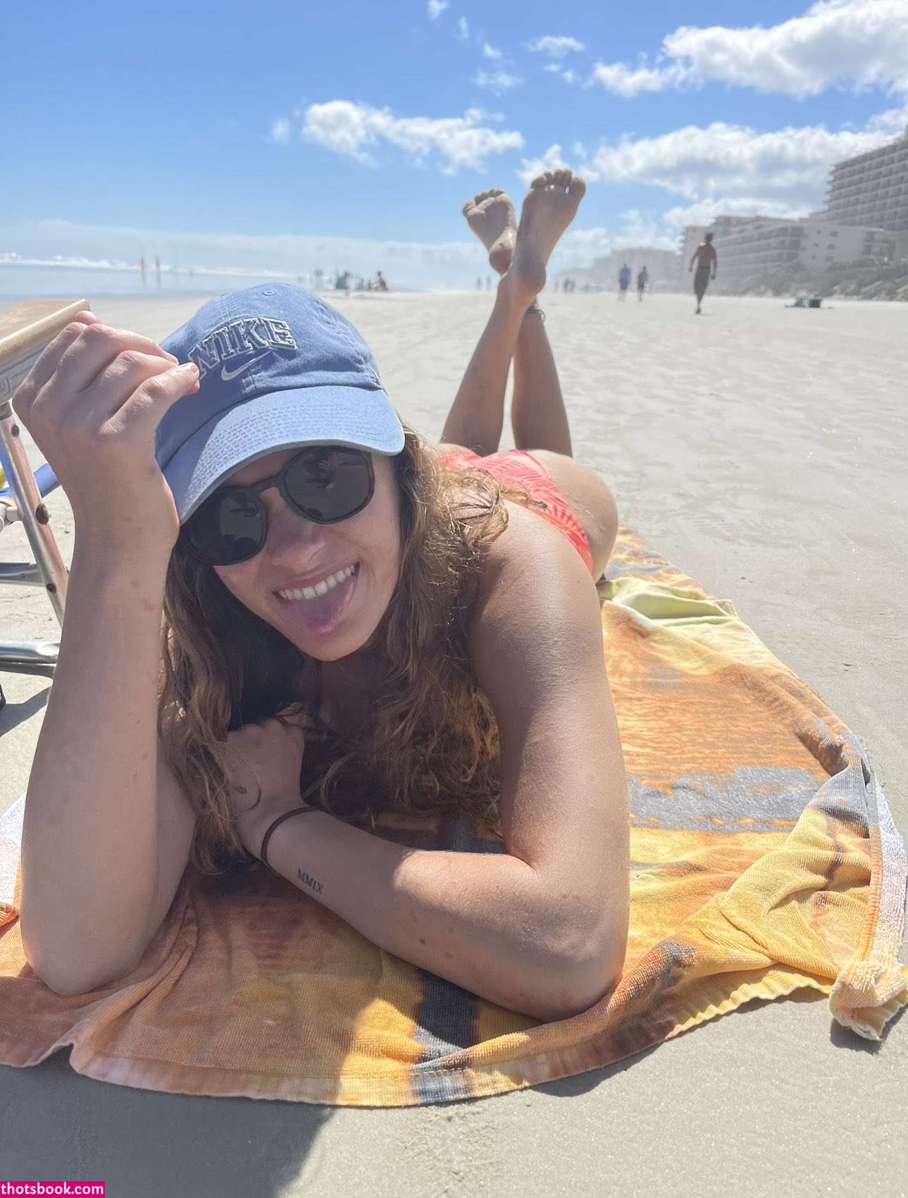 Hang10toes Photo #30