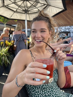 Hang10toes Photo #29