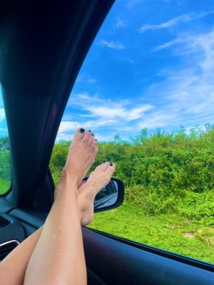 Hang10toes Photo #82