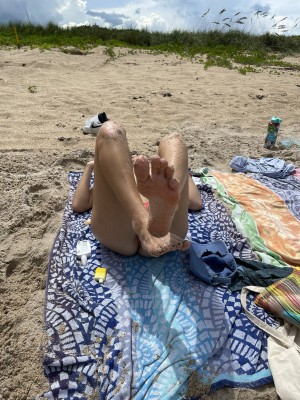 Hang10toes Photo #87