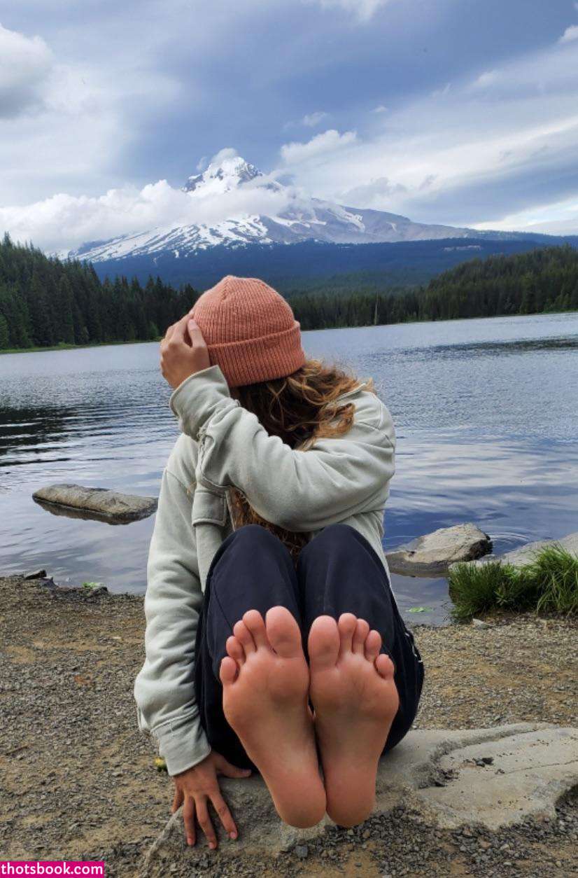 Hang10toes Photo #129