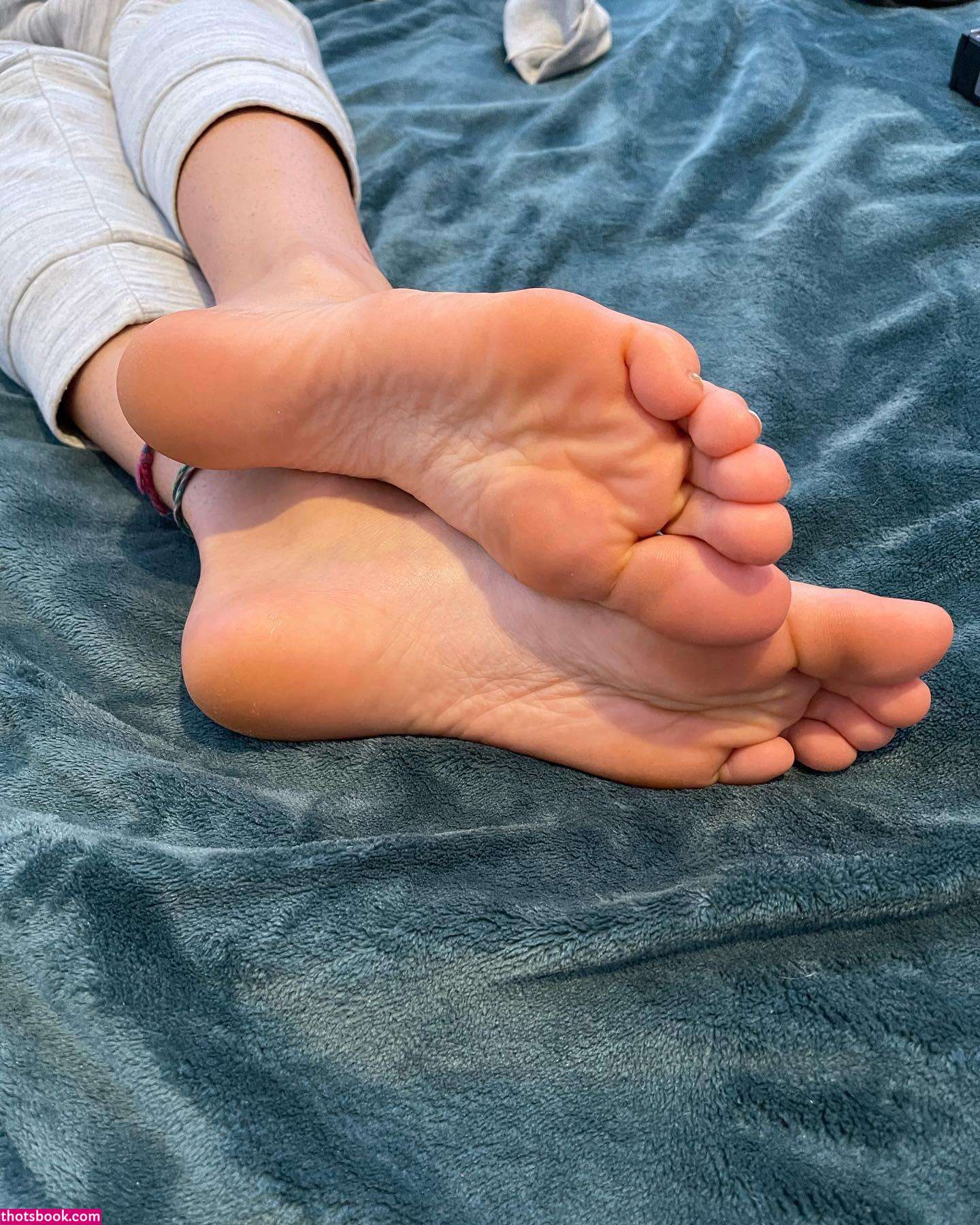 Hang10toes Photo #148