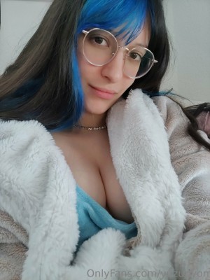 Priestess Yuzu Photo #11