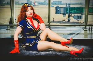 Ludella Hahn Photo #40