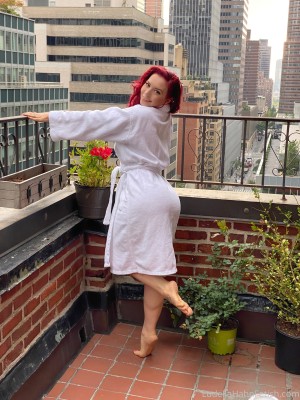 Ludella Hahn Photo #47