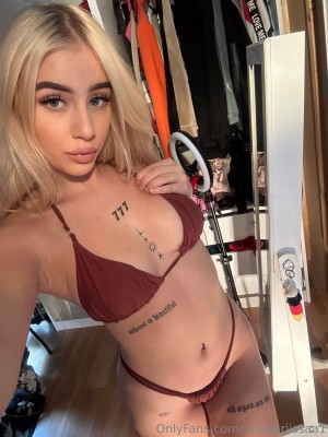 kleinelarissa Photo #1