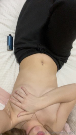 laurarose06 Photo #25