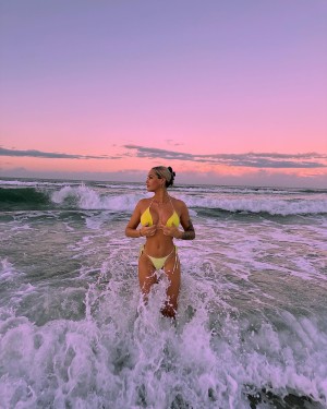 Holly Canning Photo #13