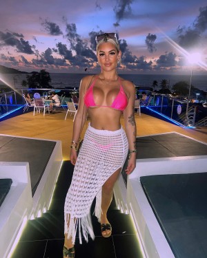 Holly Canning Photo #18