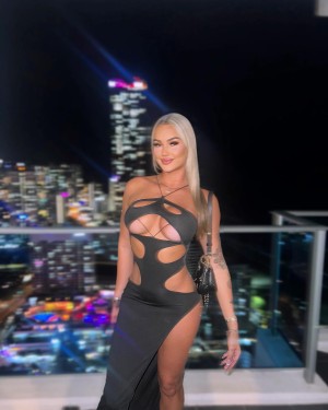 Holly Canning Photo #31