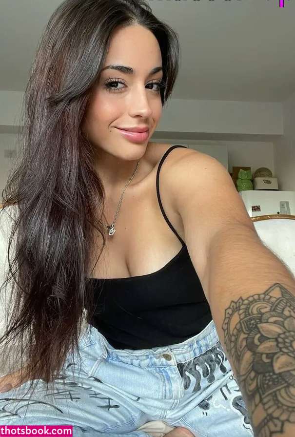 Hottie Mari Photo #4