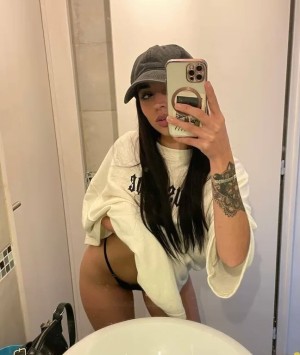 Hottie Mari Photo #3