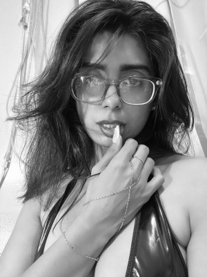 iamaqsapervaiz Photo #7