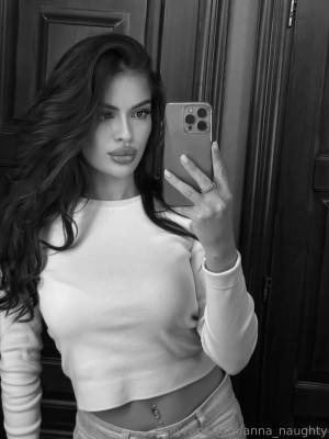 Valeria Seduction Photo #10