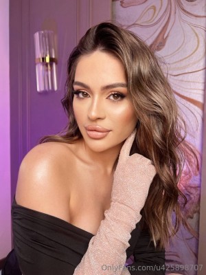 Valeria Seduction Photo #33