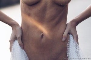 zoelarelles Photo #24