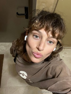 zoelarelles Photo #35