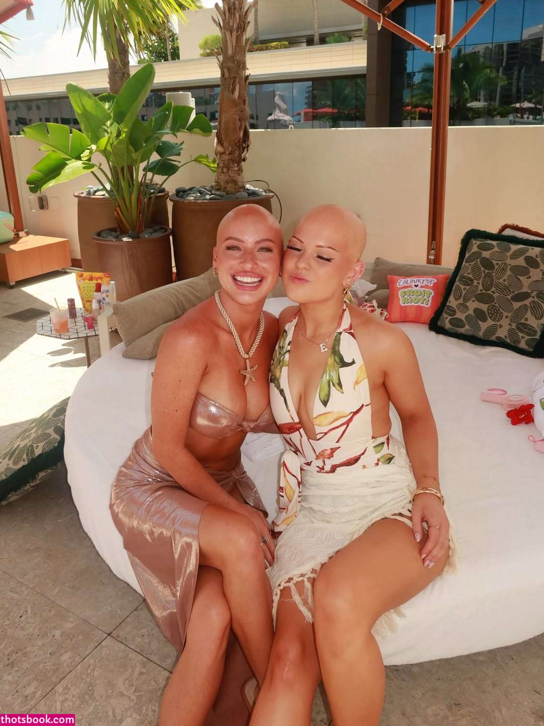 emmycombss Photo #30