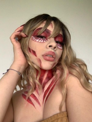 Sabrina Bloom Photo #4