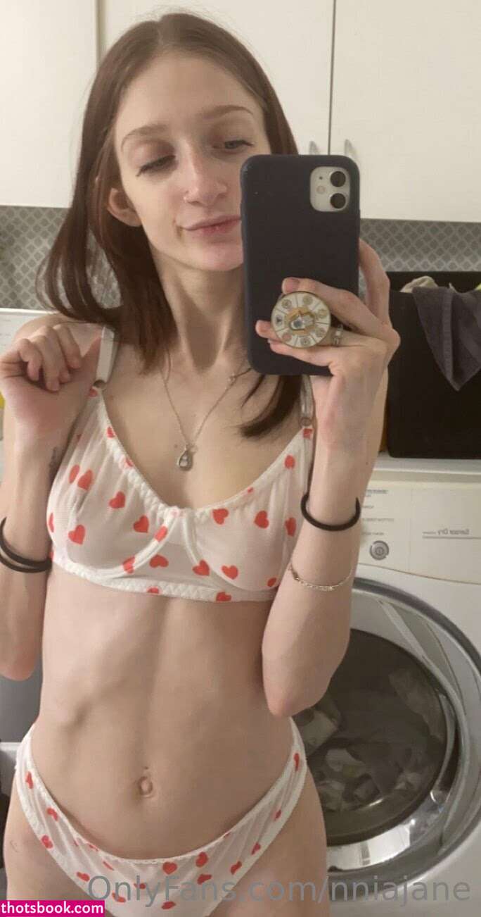 nniajane Photo #13