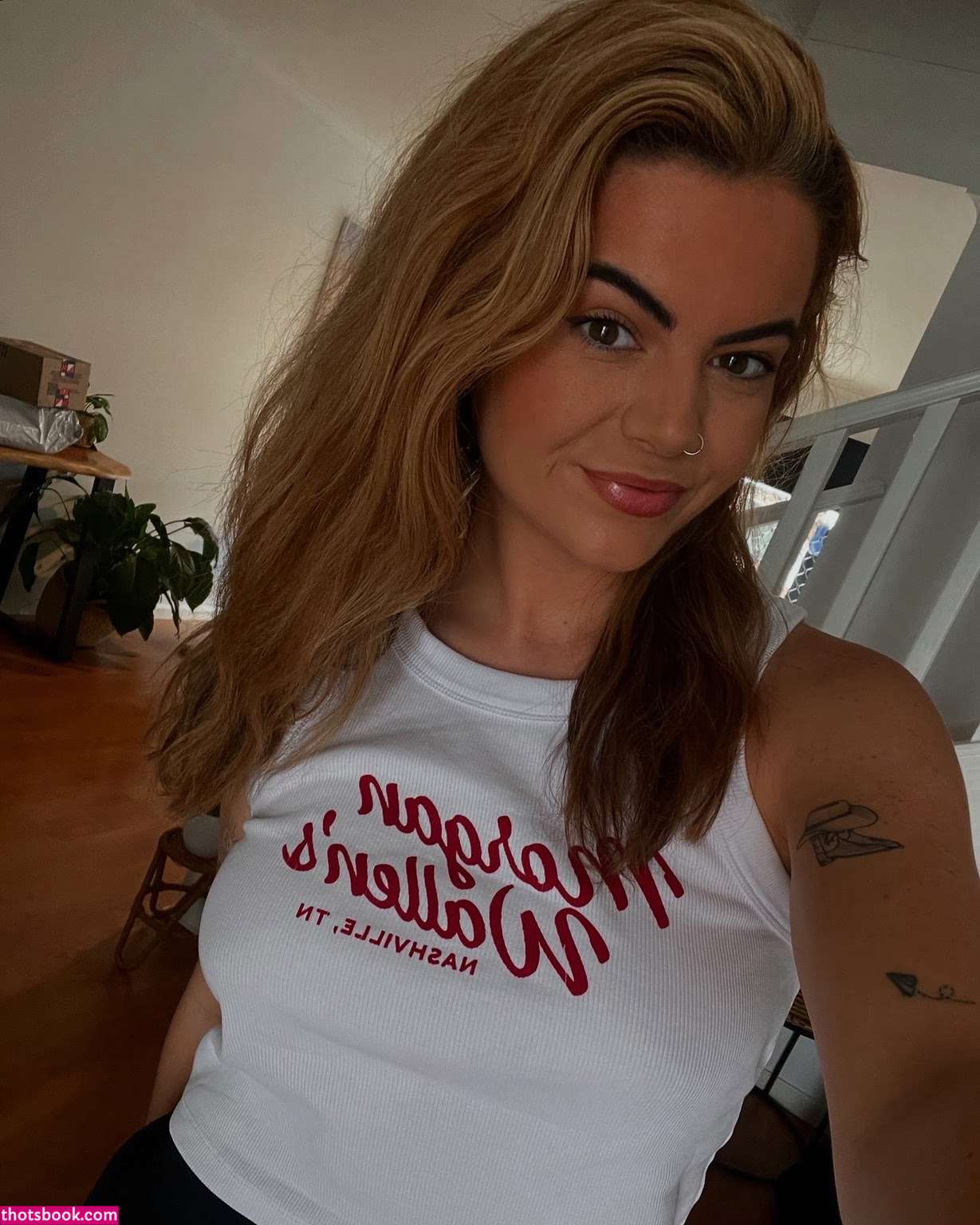 emajanewhite Photo #1