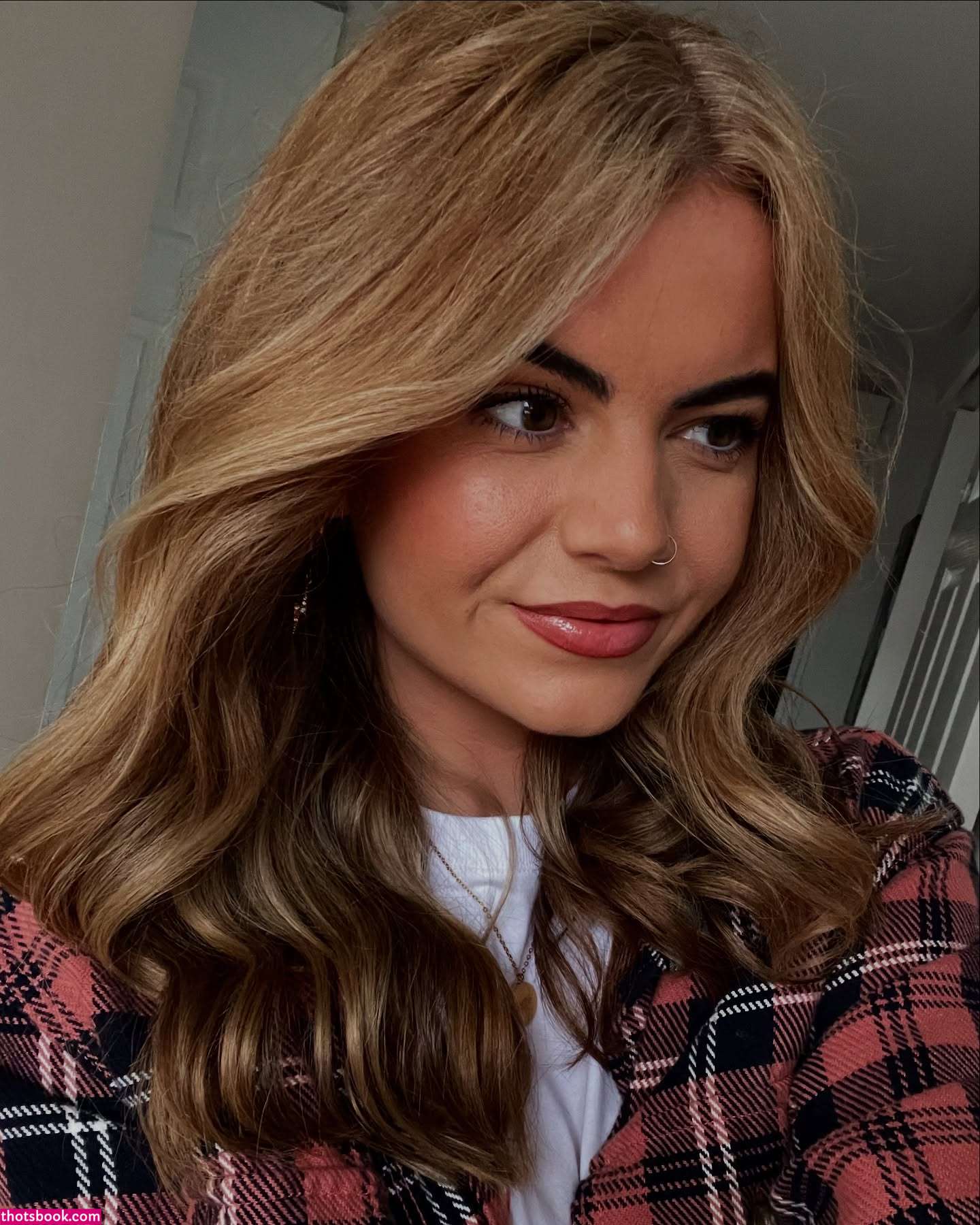 emajanewhite Photo #6